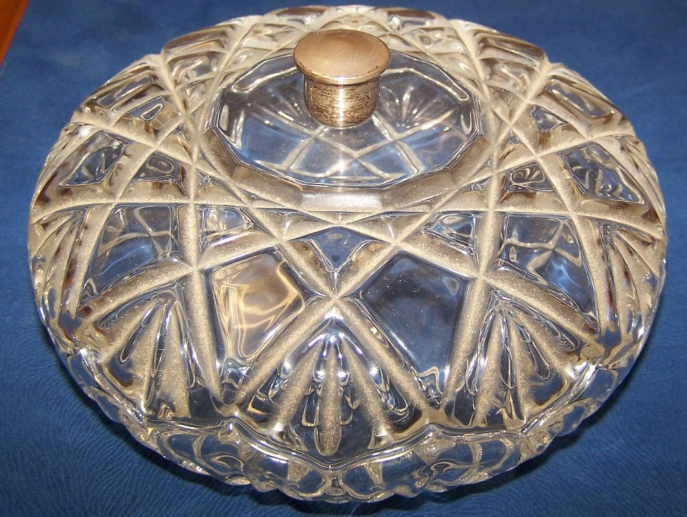 Bombonera de Cristal Tallado con tapon de plata bonbonnière verre taillé 